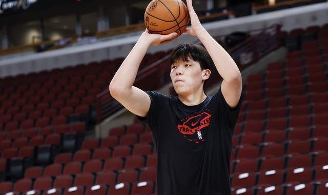 九游官网-一夜3大消息！杨瀚森连续缺席，哈登加盟效果显著，快船遭打击