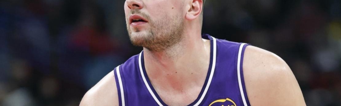 九游官网下载-艾顿上点心吧！美记：因为东契奇的缘故，很多中锋都愿意来湖人